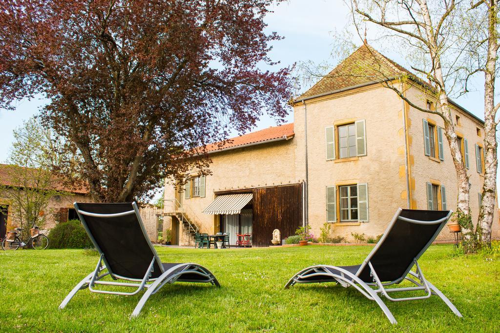 Aux Ronzieres Bed & Breakfast Pouilly-sous-Charlieu Oda fotoğraf