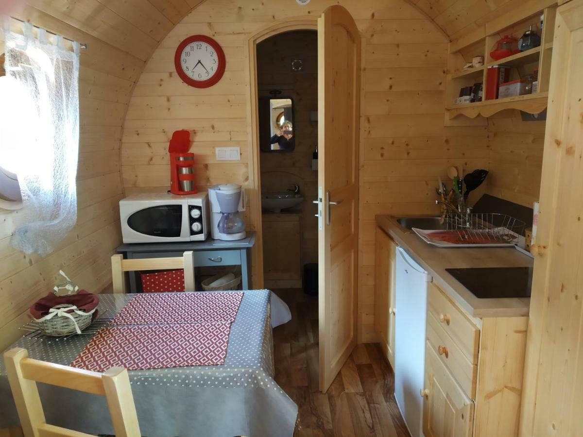 Aux Ronzieres Bed & Breakfast Pouilly-sous-Charlieu Dış mekan fotoğraf